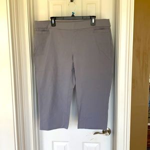 Ladies Gray Dress Capri Pants 18W EUC
